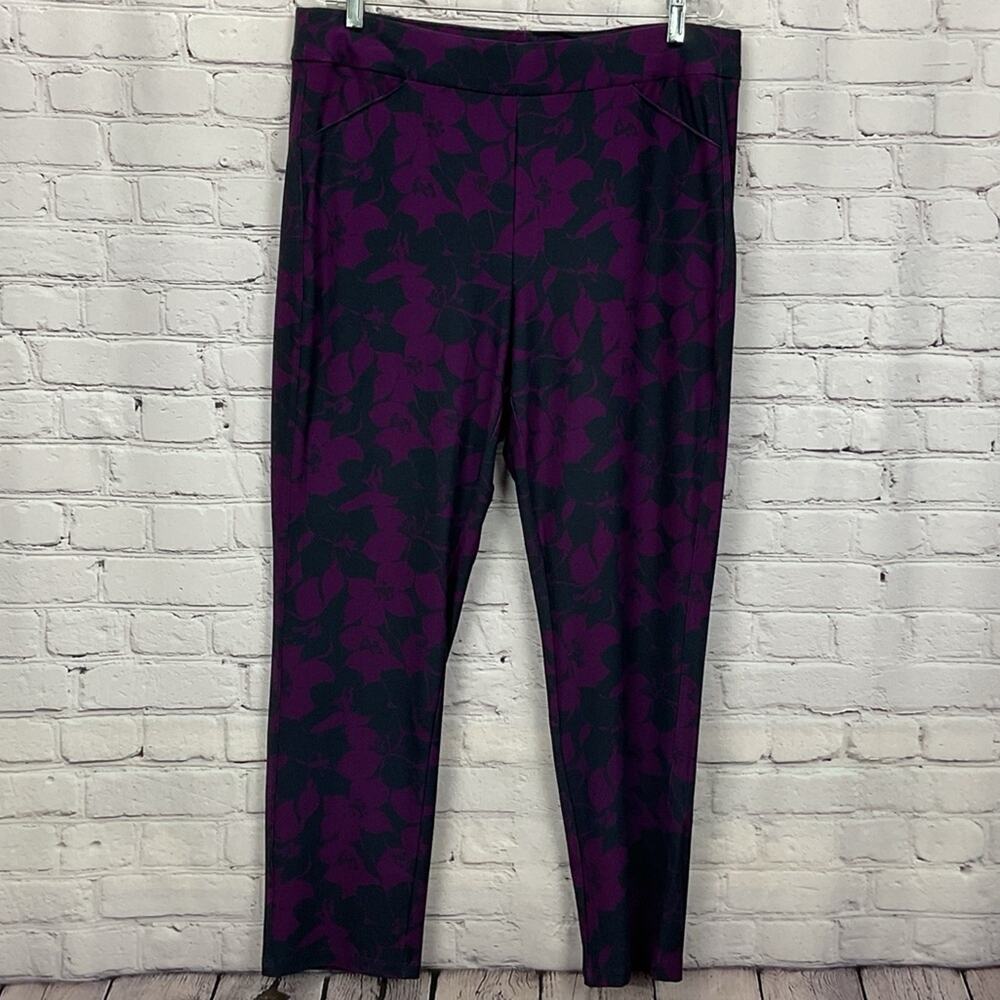 Chico's Travelers Pants Women's Size 2.5 (M/14) Purple Black Crepe Floral PullOn